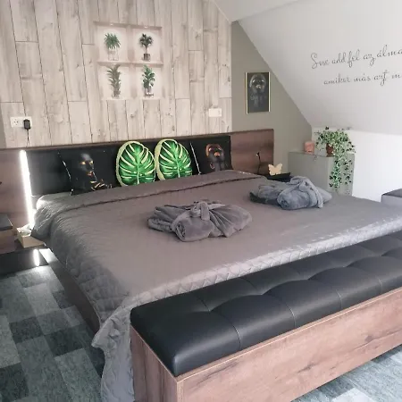 펜션 Kokert Delux Pihenohaz